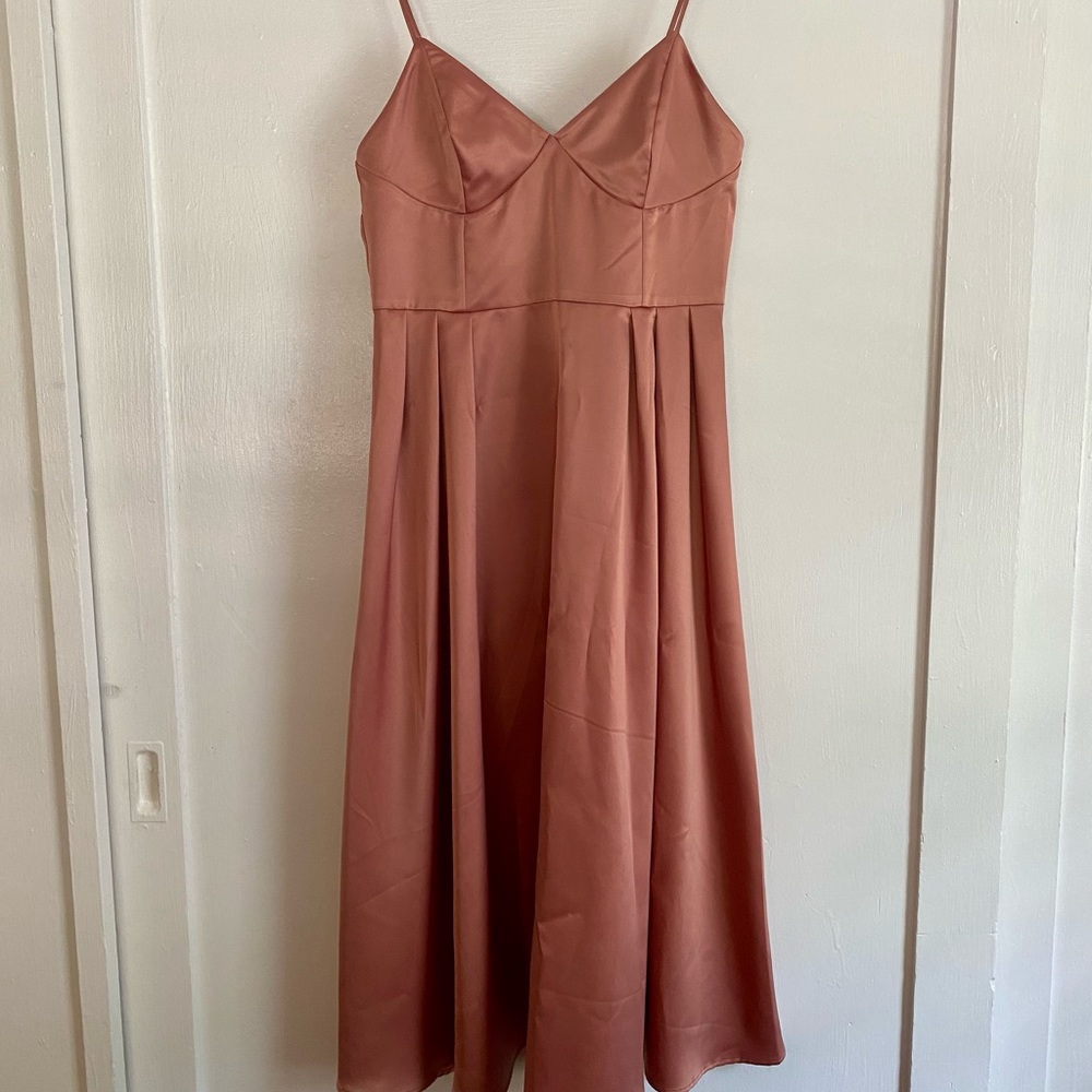 H&M midi dress, size 8, flowy skirt, pink.